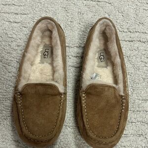 UGG Ansley Tan Suede Moccasins Slippers Loafers Women’s Size 7